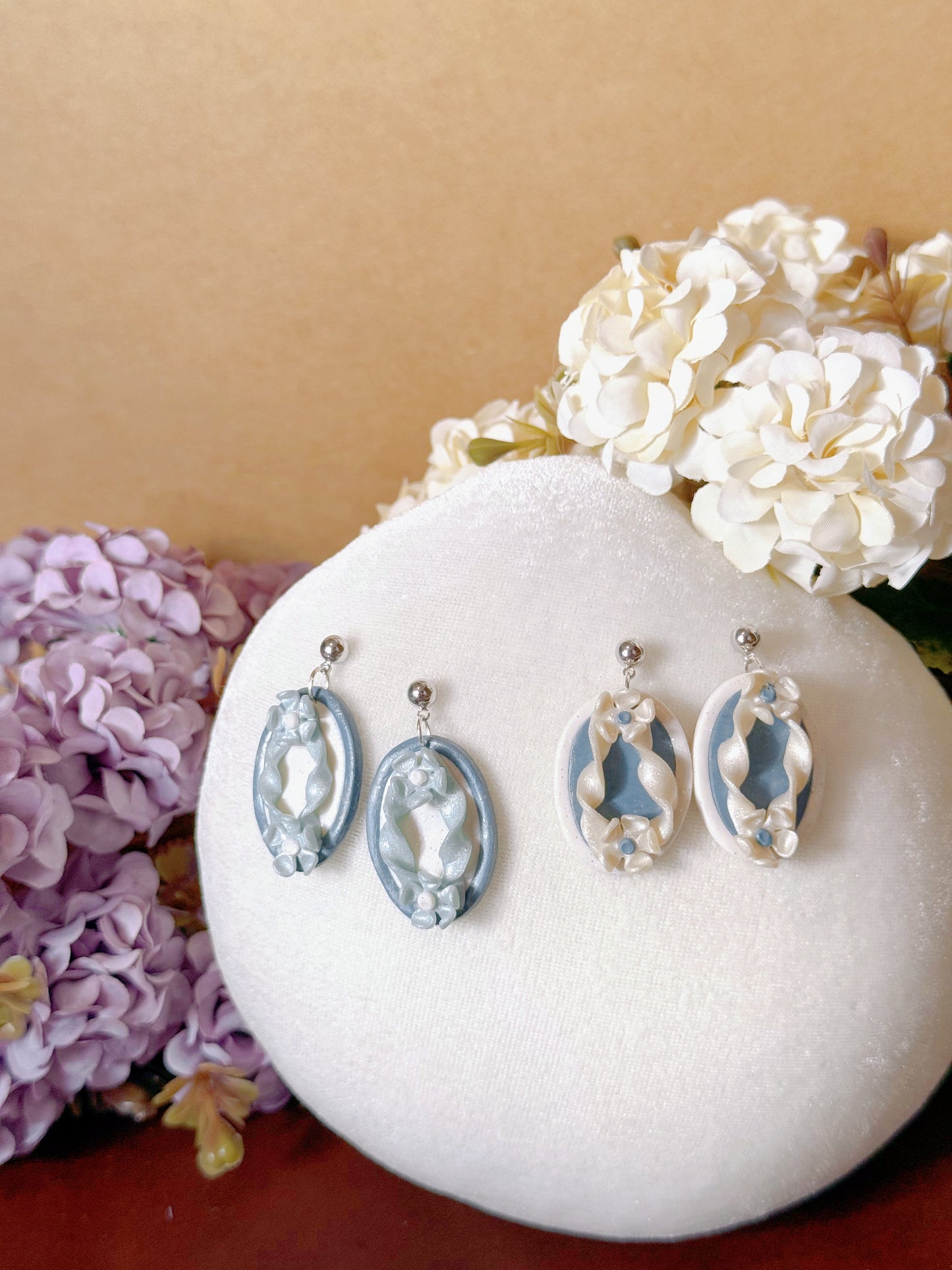 S925 Sterling Silver Hand-sculpted Earrings - Floral Relief (Classic B04)