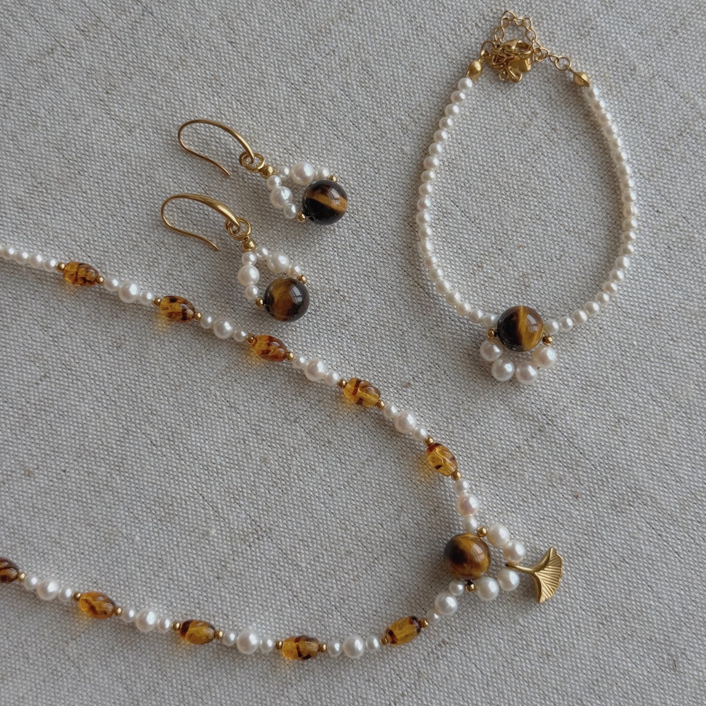 Woodland Glow · Freshwater pearl & Tiger's Eye Bracelet