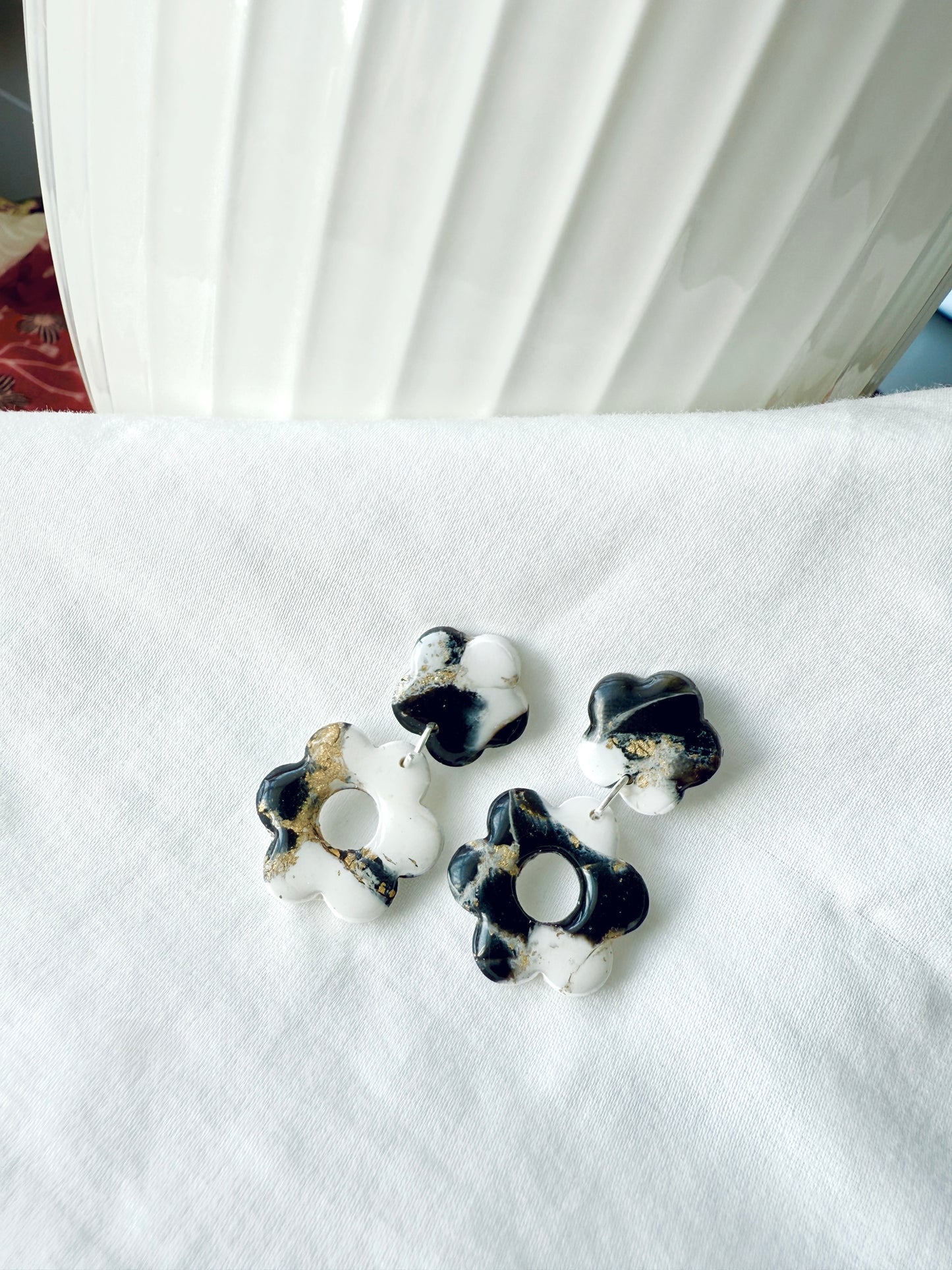 Marble Effects Earrings - Black & Gold