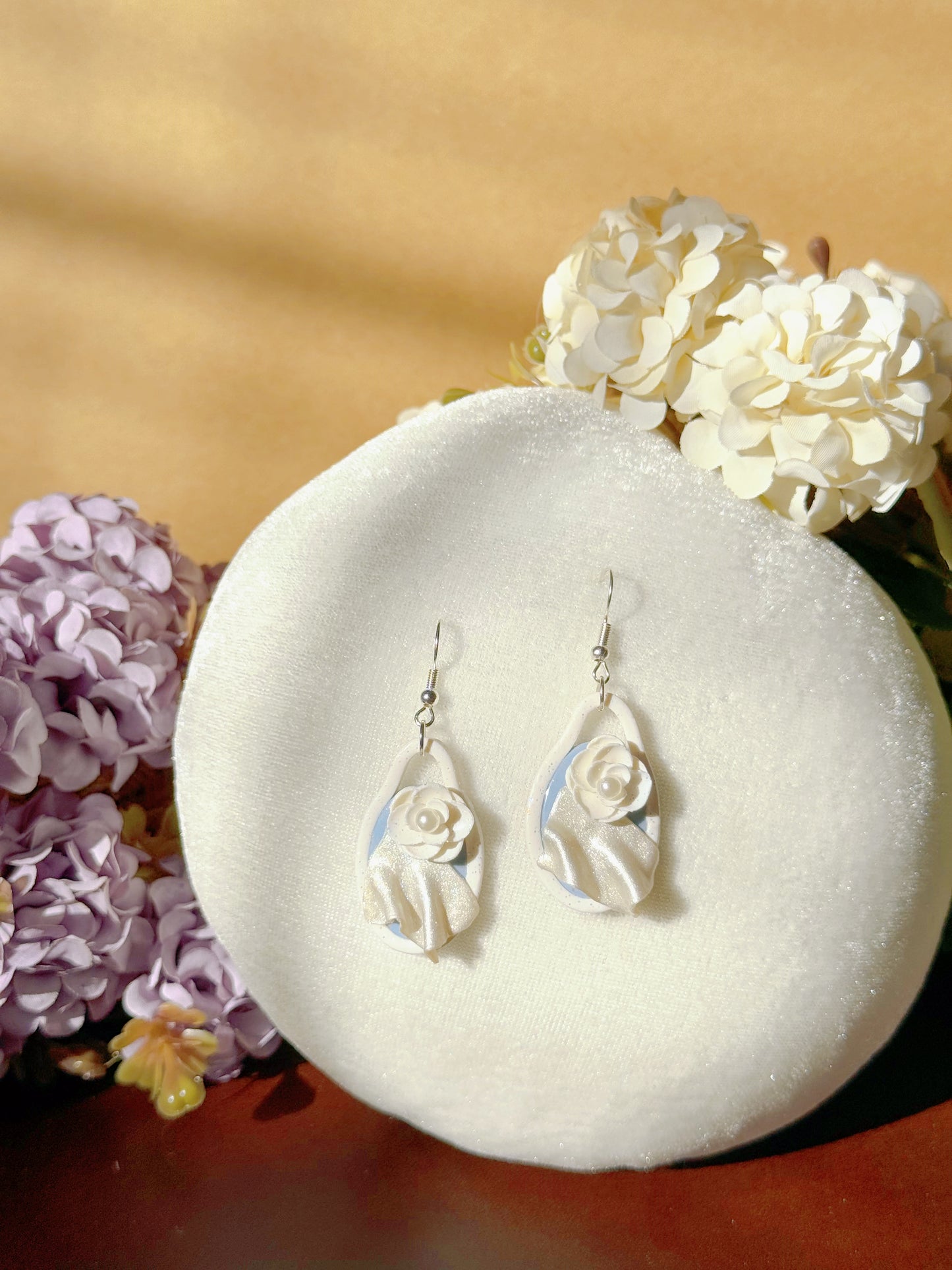 S925 Sterling Silver Hand-sculpted Earrings - Floral Relief (Classic B01)