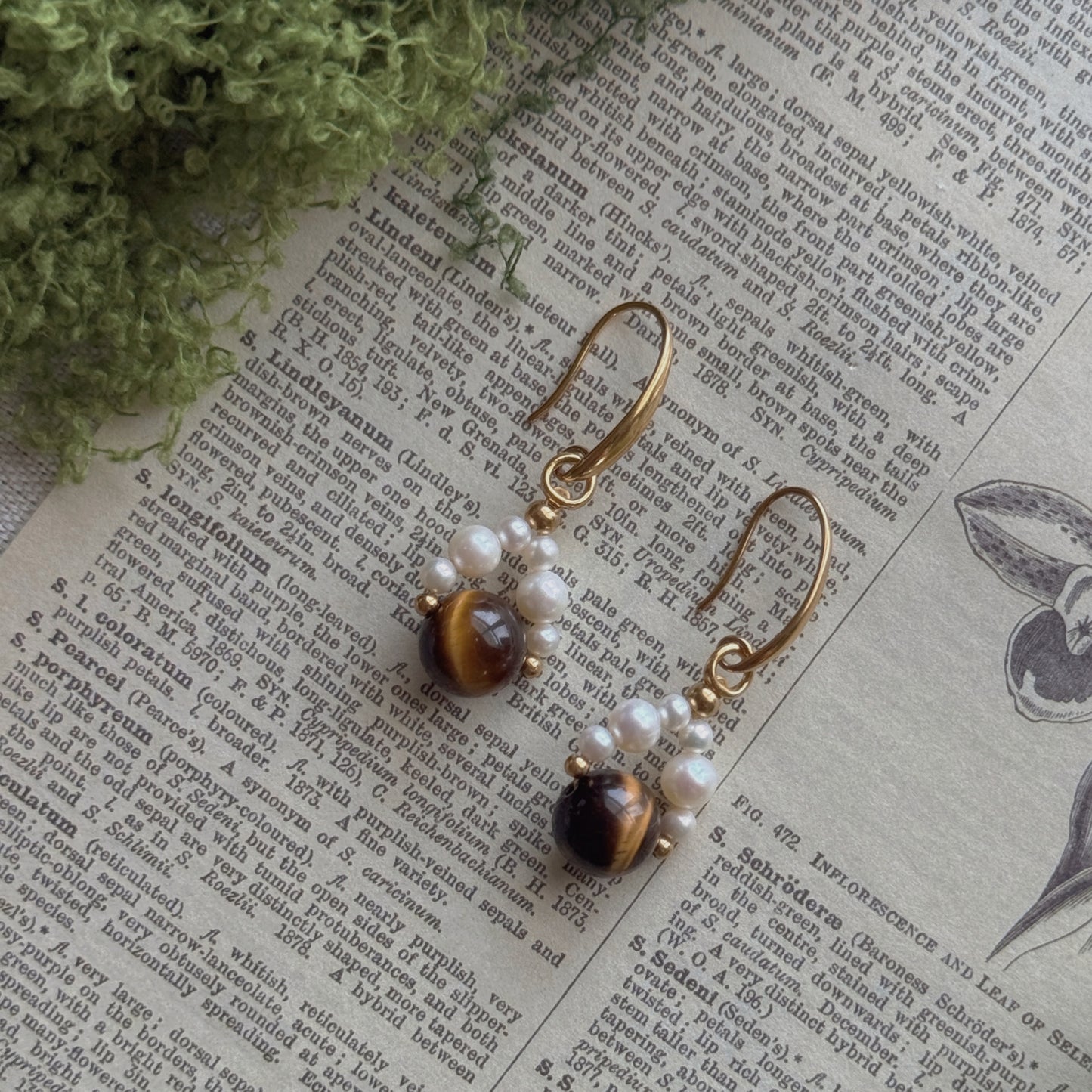 Woodland Glow · Freshwater pearl & Tiger's Eye Earrings
