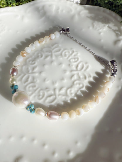 Lake Glow Pearl Bracelet