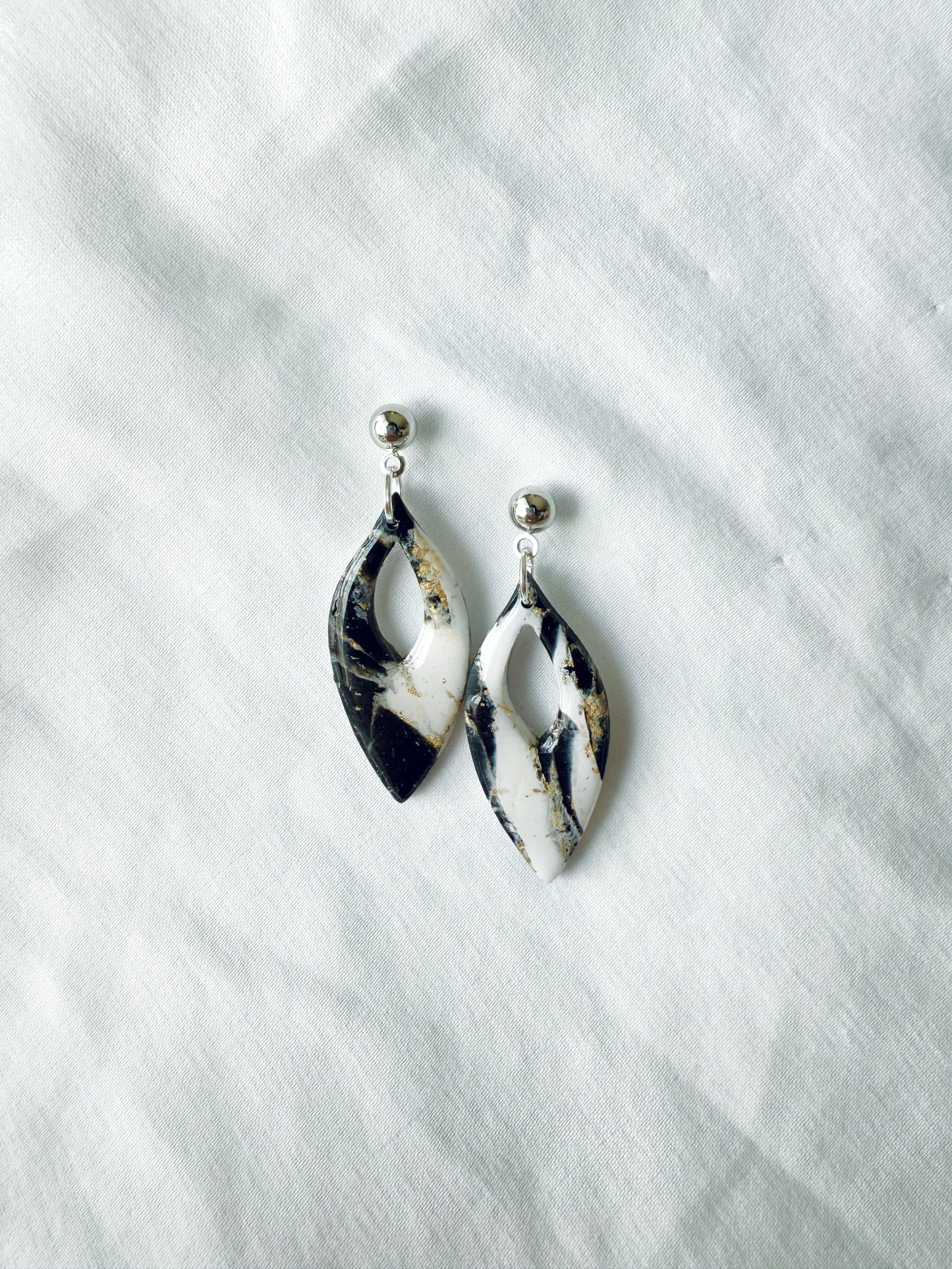 Marble Effects Earrings - Black & Gold